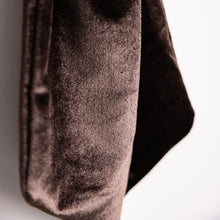 Load image into Gallery viewer, Bows Brown VELVET
