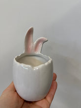 Load image into Gallery viewer, Bunny pot
